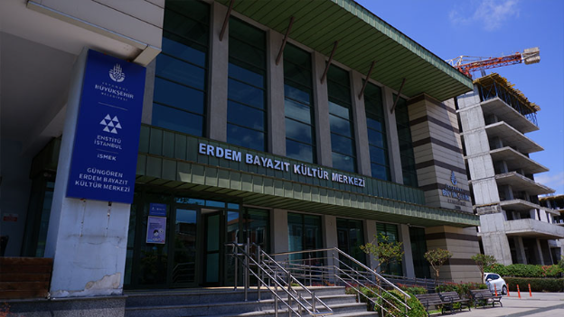 İBB Osman Nuri Ergin Kütüphanesi